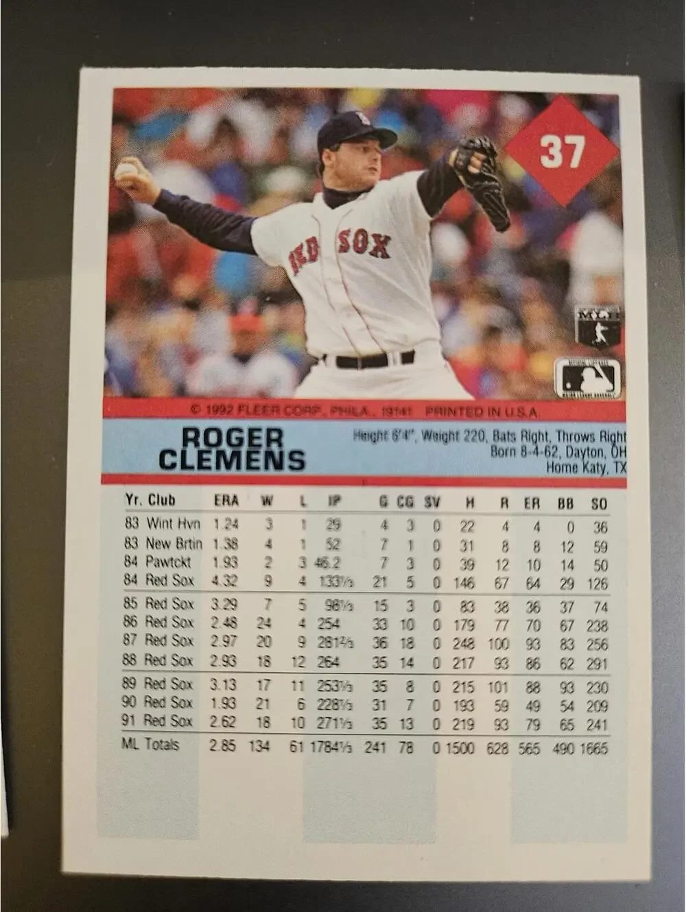 1992 Fleer Baseball Card #37 Roger Clemens Boston Red Sox NM/MT